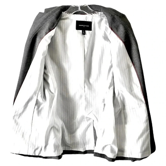 BANANA REPUBLIC | Classic Charcoal Gray Tailored Twill Suit Blazer Size 6P - Picture 5 of 9